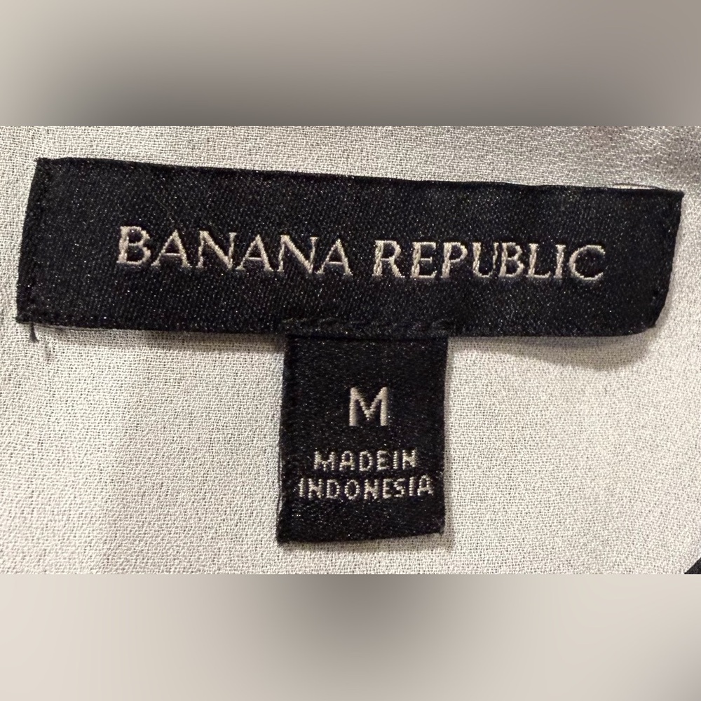 Banana Republic Sleeveless Blouse - Navy and White -  Size M - Picture 3 of 4